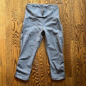 Lululemon 3/4 leggings, heather grey, size 6